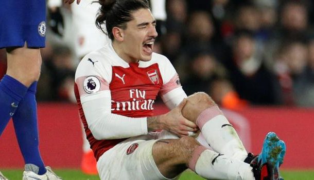 Hector Bellerin: Arsenal manager Unai Emery says defender's injury 'not positive'
