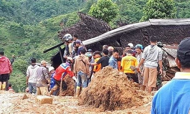 Search underway for survivors of fatal Indonesia landslide