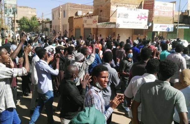 Sudan arrests Khartoum University lecturers amid fresh protests