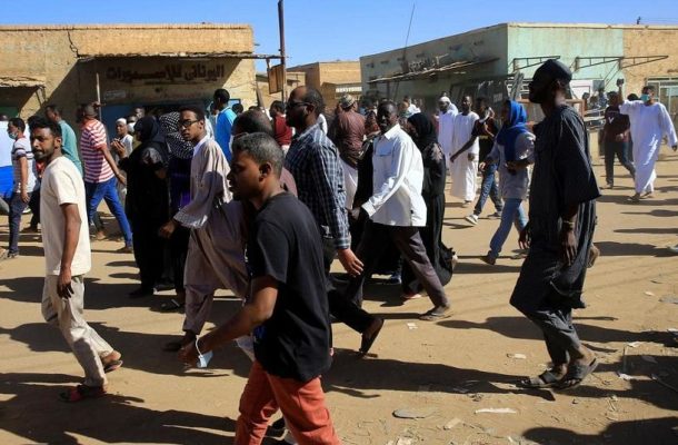 Sudanese forces fire tear gas at Khartoum mosque