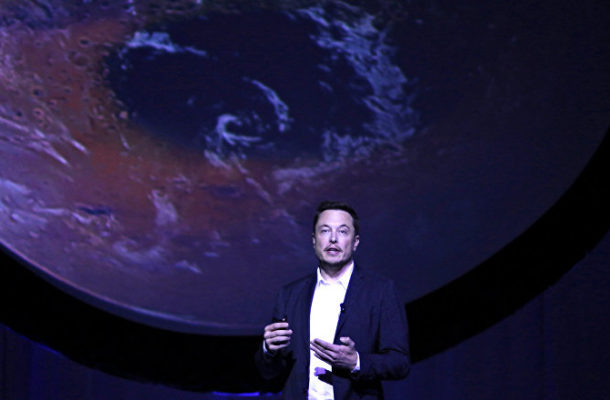 Twitter Goes Wild as Elon Musk Sexts, Sends Demands of Hot Pics... to Mars!