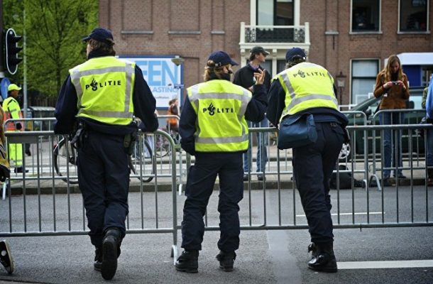 Dutch Police Shoot Man in Amsterdam, Gunfight Reported