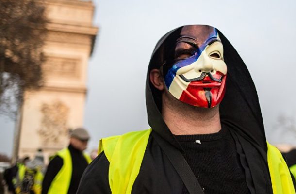 Yellow Vests Crisis: Banker on Why President Macron Should be Backed, Not Ousted
