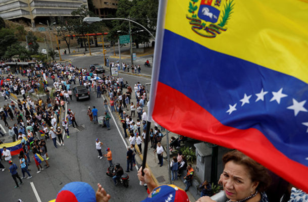 Two Rallies, One Place: Pro-Maduro and Pro-Guaido Protests Hit Caracas (VIDEO)