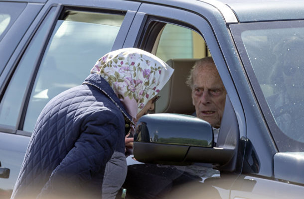 ‘Voluntarily Surrender’: UK’s Prince Philip to Give Up License After Car Crash