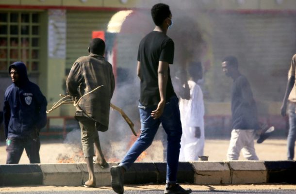 Police fire tear gas as anti-government protests resume in Sudan