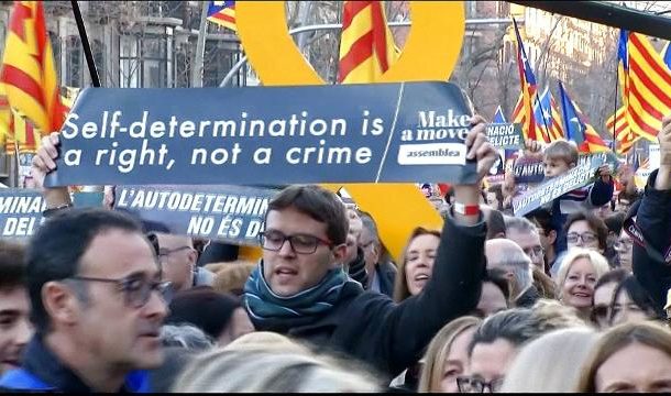 Spain: Protest in Barcelona against Catalan separatists' trial