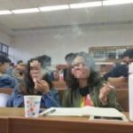 College course on tobacco allows students to smoke in class to understand course better