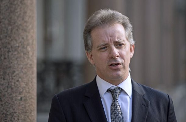 Spooked Christopher Steele Flees Media When Confronted About Dossier Allegations