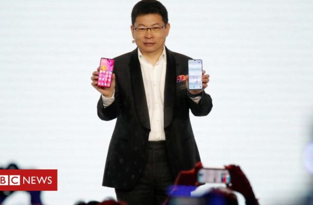 Huawei shows off flagship camera phone