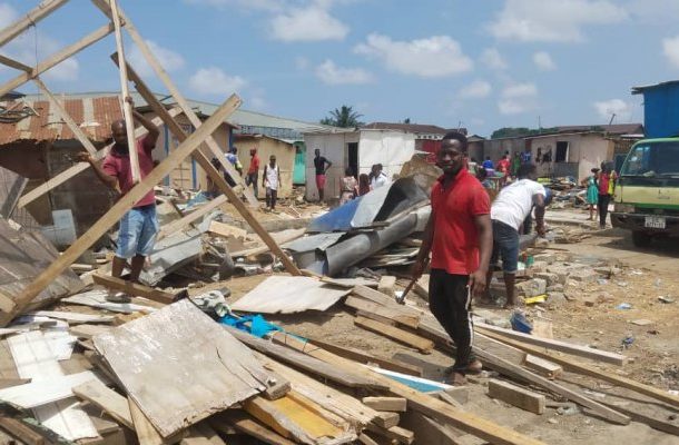 Thousands rendered homeless after TMA demolished 'Kiosk Estate' on Accra-Tema motorway