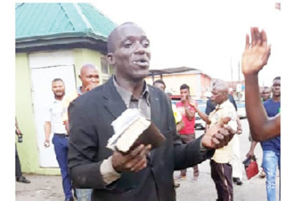 DRAMA: Evangelist beaten to the pulp for stealing phones while preaching