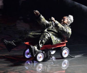 PHOTOS: How Missy Elliott stole the show with her iconic performance at the 2019 #VMAs