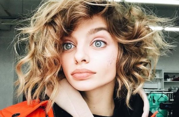The internet can’t decide whether this girl’s eyes are real or not