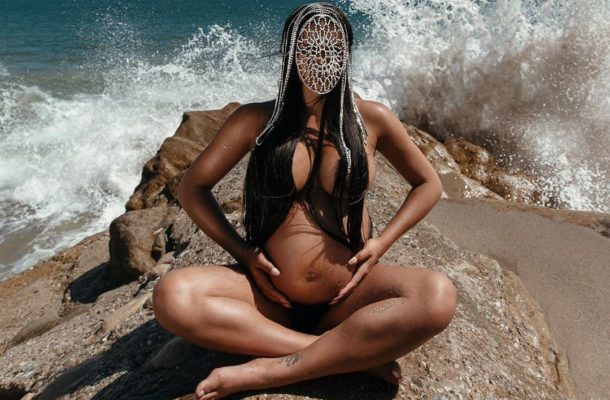 Cassie shows off growing baby bump to mark 33rd birthday