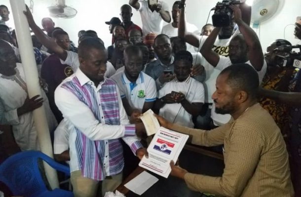 Bawumia's aide challenges Muntaka; picks Asawase constituency forms