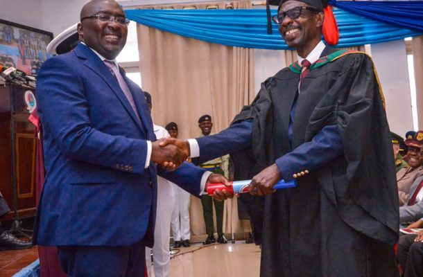 VIDEO: Dr Bawumia jabs Gen. Mosquito during his masters graduation;its never too late to acquire knowledge