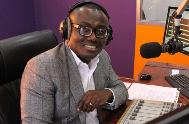 VIDEO: Self righteous Bola Ray talks loyalty when he has not paid salaries for 7 months at EIB