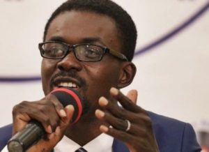 VIDEO: NAM 1 motivates frustrated Menzgold customers with gospel song