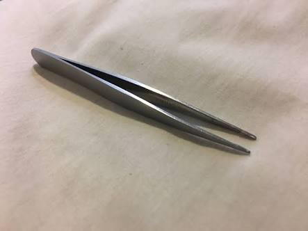 SHOCKING PHOTOS: Doctors remove Tweezers stuck in a man's pen!s for 4 years