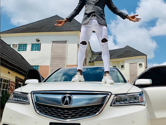 PHOTOS: Comedian  Akpororo shows off his new luxury car