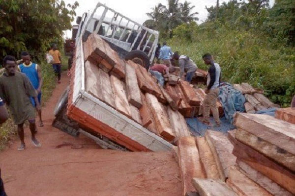 C/R: 97-year-old bridge in Breman Kuntanase finally collapses
