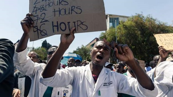 Zimbabwe fires striking doctors