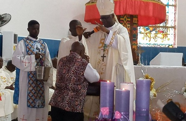 President Akufo-Addo preaches in church