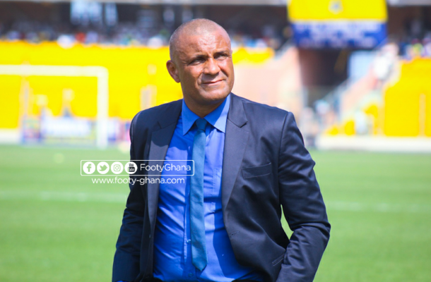 VIDEO: Livid Hearts of Oak fans call for the head of coach Kim Grant