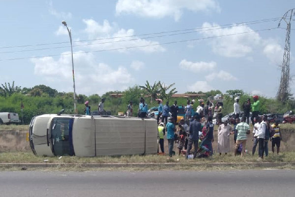 7 injured as passenger bus somersaults at Okponglo