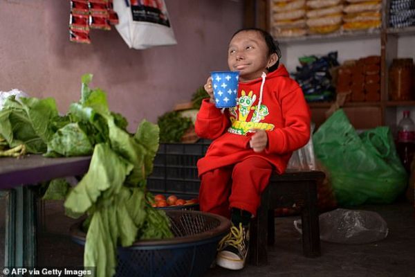 World's shortest man who measured 2ft 2ins dies aged 27