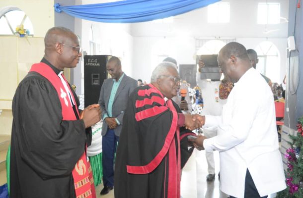 E/R: Presby Church Honours Roads Minister, Deputy Minister of Finance, And 40 Others