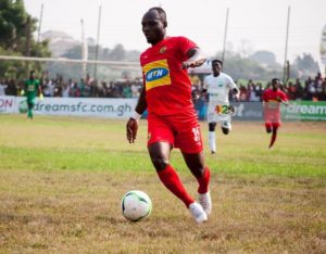 VIDEO: Kotoko's William Opoku Mensah misses an absolute sitter with only the goalkeeper to beat in Ashgold draw