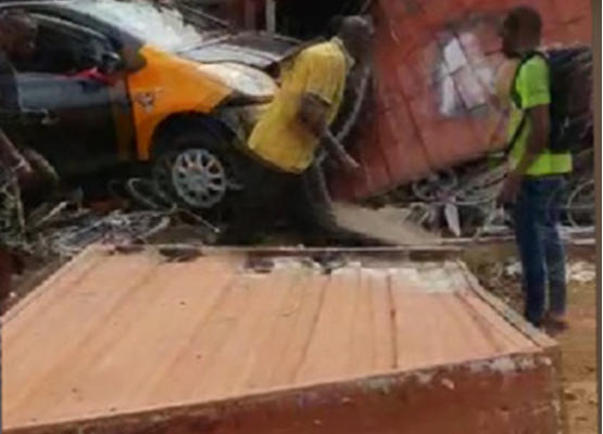 Drunk taxi driver veers into shop, kills 1, injures 4 funeral-bound passengers