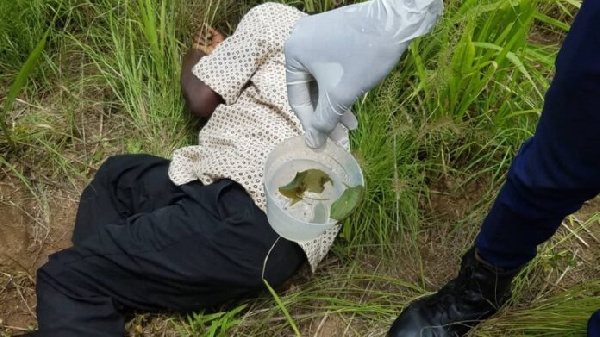 Man found dead in a bush at Teacher Mante