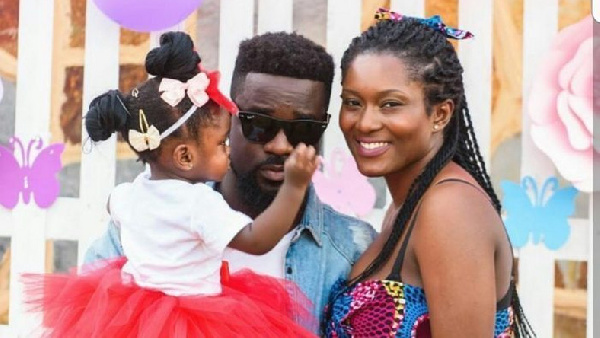 Sarkodie and family return home after 14 days quarantine