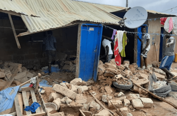 Five injured after building collapses in Yeji