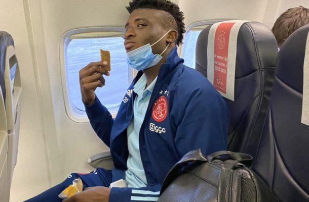 Kudus Mohammend and his Ajax team return to Holland after Austria camping