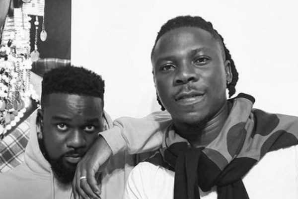 VIDEO: I’m sorry - Stonebwoy apologizes to Sarkodie and his manager
