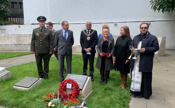 World War II Plaque to Red Army Soldiers Who Died in Leningrad Siege Unveiled in Manchester - Photos