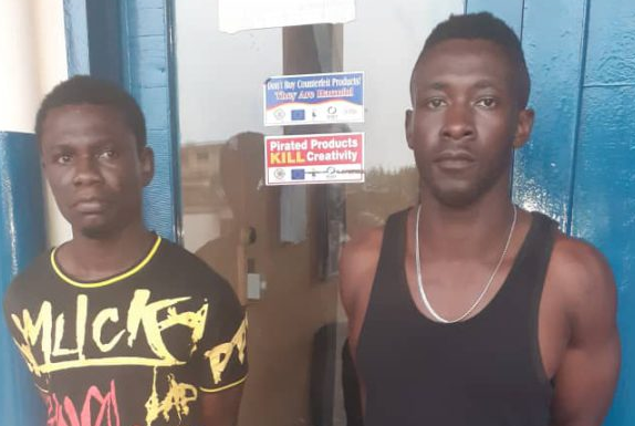C/R: Policeman, one other arrested for robbery