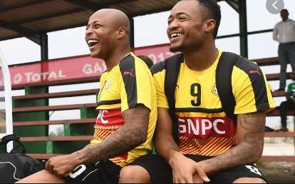 VIDEO: Street boys chase Dede, Jordan Ayew for cash after night out