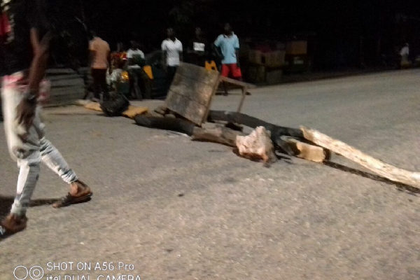 Angry Wawase youth block roads over robbery attacks, killings