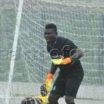 VIDEO: Ebusua Dwarfs goalie Issah Razak scores late free kick against Elmina Sharks