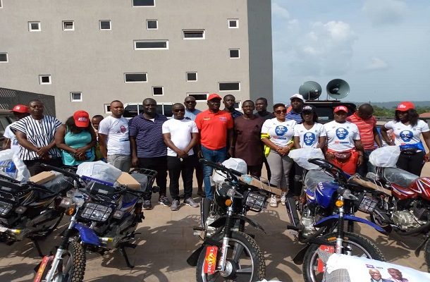Kwahu: NPP patron donates motorbikes, t-shirts to support campaign