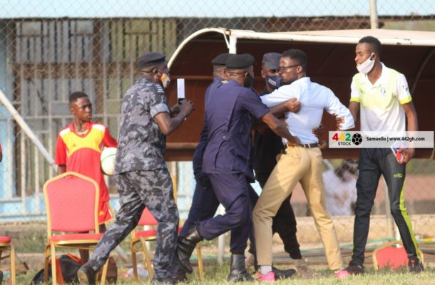 PHOTOS: Why Techiman XI Wonders coach was heckled by Police after his side's defeat to Bechem Utd