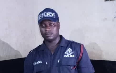 A/R: 29-year-old man arrested for posing as police officer