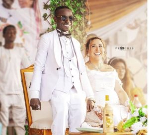 VIDEO: Patapaa and newly wedded wife escape unhurt in accident