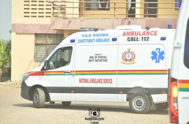 Armed robbers shoot ambulance driver conveying pregnant woman to hospital