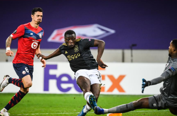 Europa League: Brian Brobbey scores late to give Ajax win against Lille